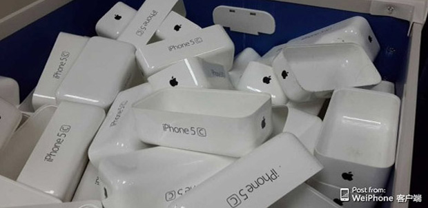 Se muestran las cajas de iPhone 5C