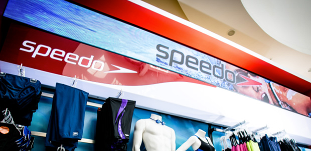 Speedo utiliza pantalla de 5 metros de largo