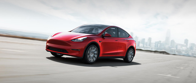 Tesla Model Y rojo