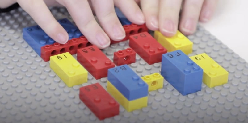 LEGO Braille Bricks, juguetes especiales para niños invidentes