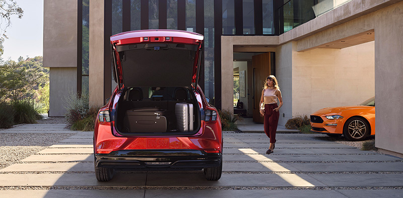 Ford Mustang Mach-E cajuela