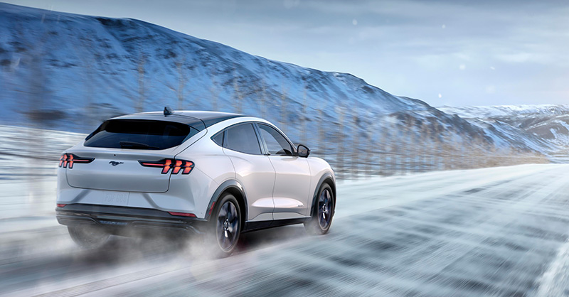 Ford Mustang Mach-E hielo