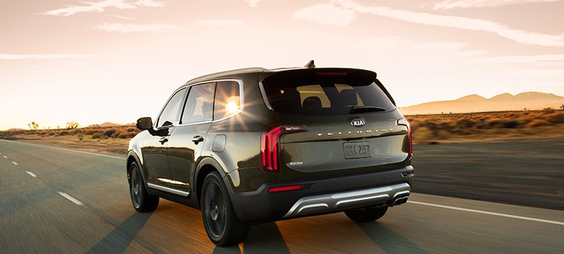KIA Telluride Kelley Blue Book atras