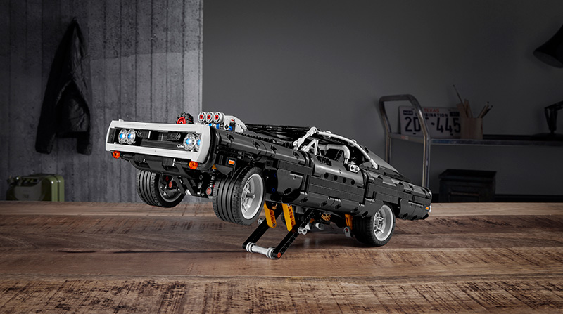 LEGO Dodge Charger RT Dominic Toretto llanta