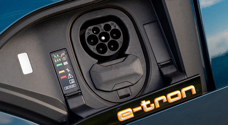 Audi-e-tron-10-tecnologias-cargador