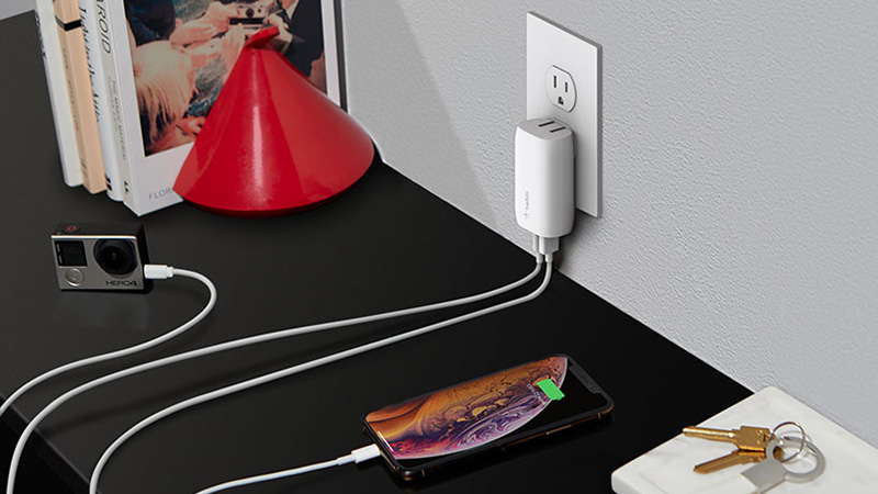 Belkin Boost Charge USB-C USB-A 30W USB-C a Lightning