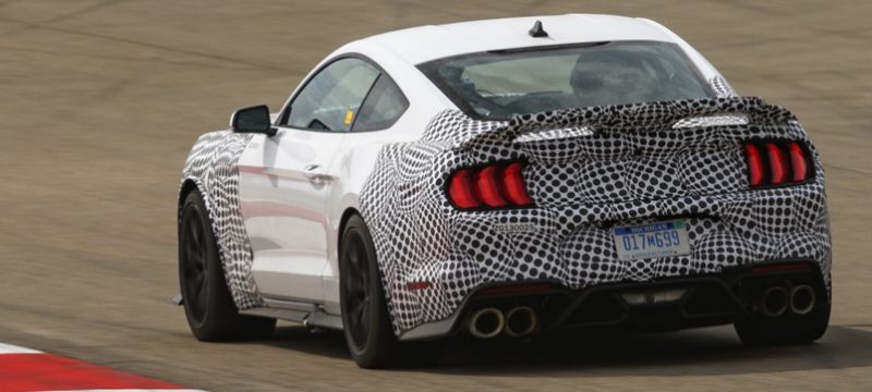 Ford Mustang Mach 1 2021 camu atras