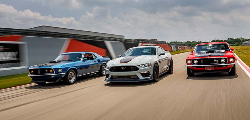 Ford Mustang Mach 1 pista