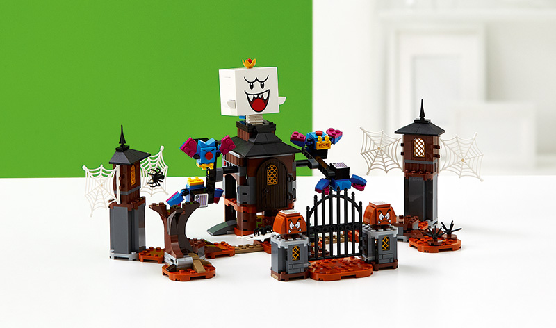 LEGO-Super-Mario-King-Boo-and-the-Haunted-Yard