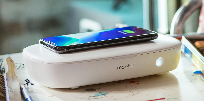 InvisibleShield y Mophie crean desinfectantes UV para smartphones