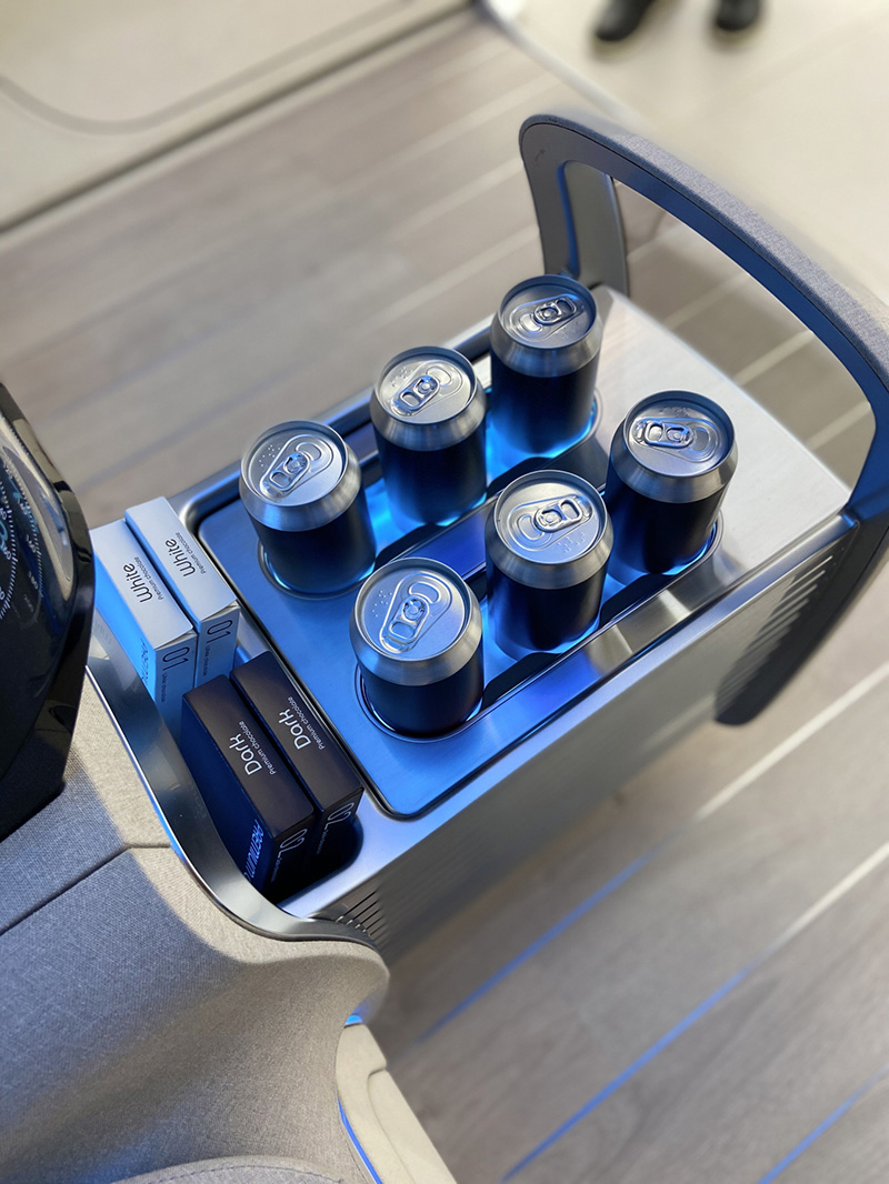 LG Hyundai IONIQ Concept Cabin refrigerador