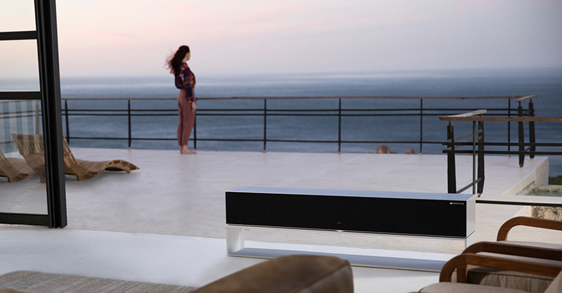 LG SIGNATURE OLED R cerrada