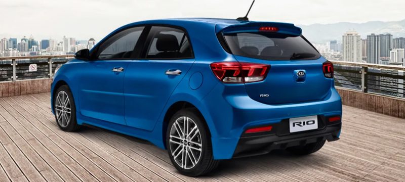 KIA Rio 2021 atras