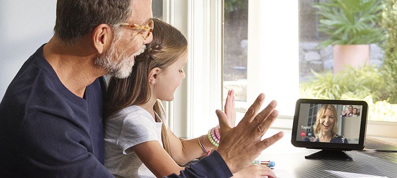 Echo-Show-8-llamada-familiar Dia del nino