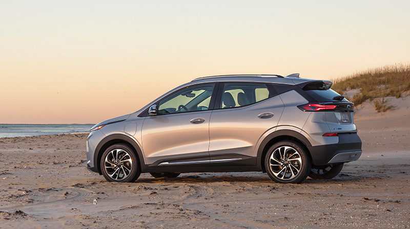 Chevrolet Bolt EUV en Mexico lateral