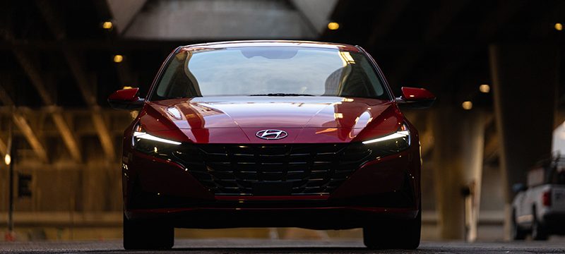 Hyundai Elantra 2022 anuncio frente