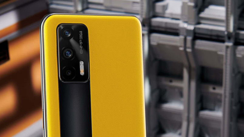 realme GT amarillo