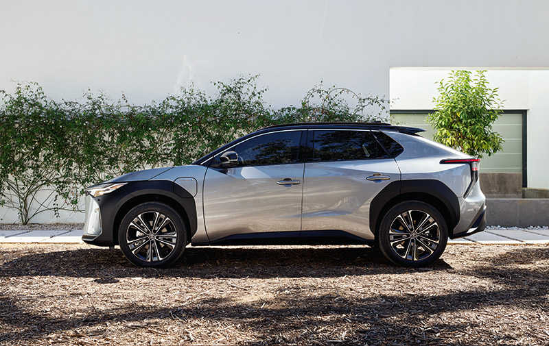 Toyota bZ4x costado