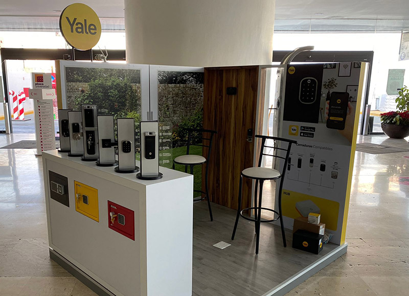 YALE kiosco Plaza Universidad