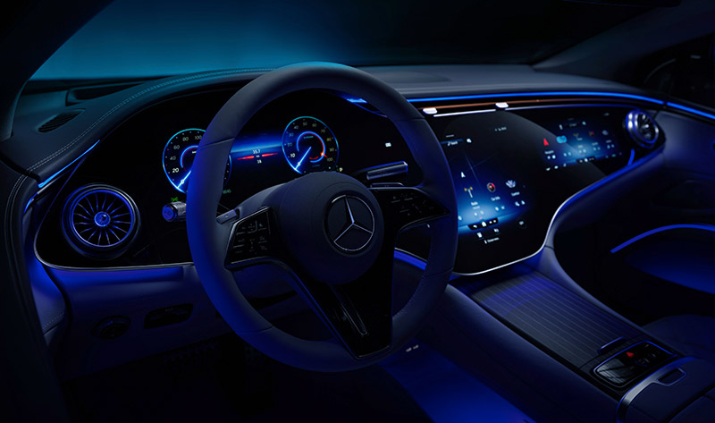 Mercedes-Benz EQS P-OLED LG oscuro