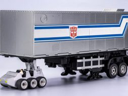 Caja autotransformable Optimus Prime