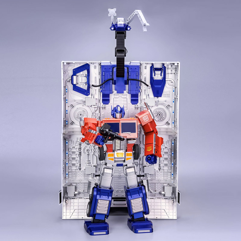 Caja autotransformable Optimus Prime Hasbro Robosen