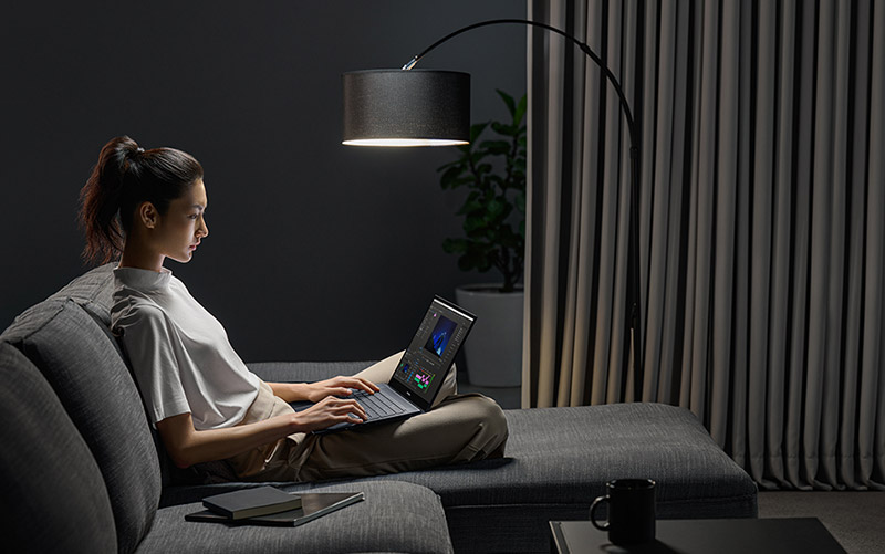 ASUS Zenbook Pro 17 (UM6702) con una GeForce RTX 3050