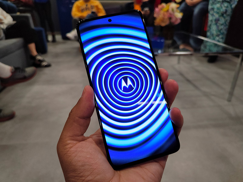 Motorola edge 30 pantalla