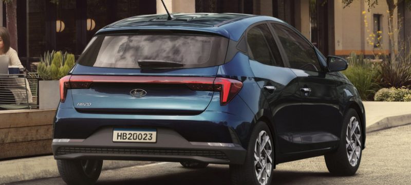 Hyundai HB20 2023 trasera
