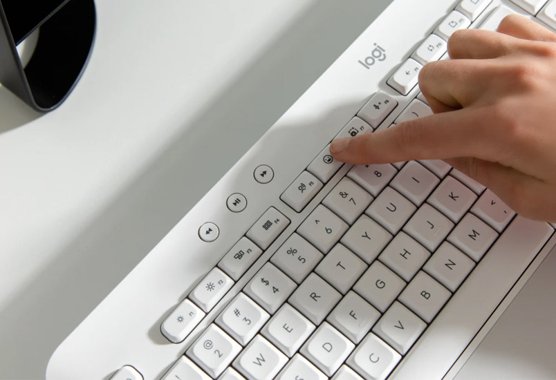 Logitech K650 Signature blanco