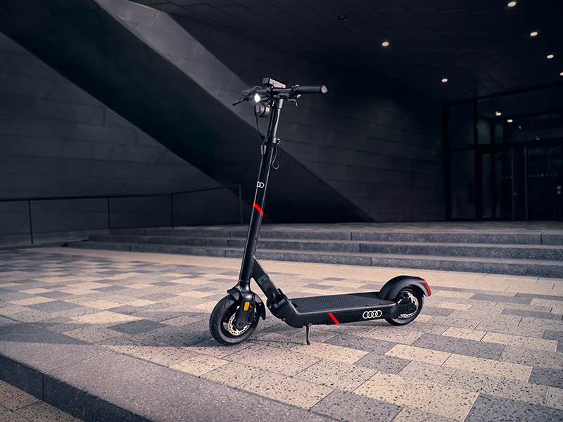 Audi electric kick scooter x Egret