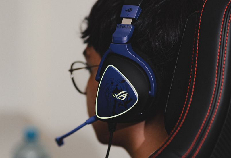 19esports y ASUS ROG equipo