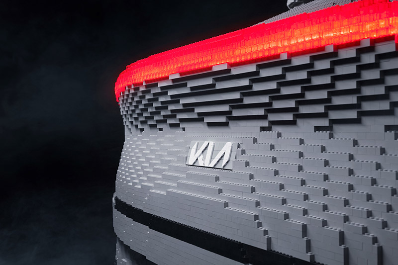 Brick to the future KIA EV6 luces