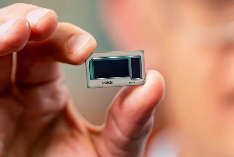 Intel presenta sustratos de vidrio para centros de datos y productos de IA