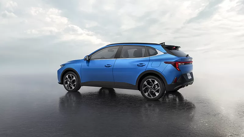 Kia K3 Hatchback costado atras