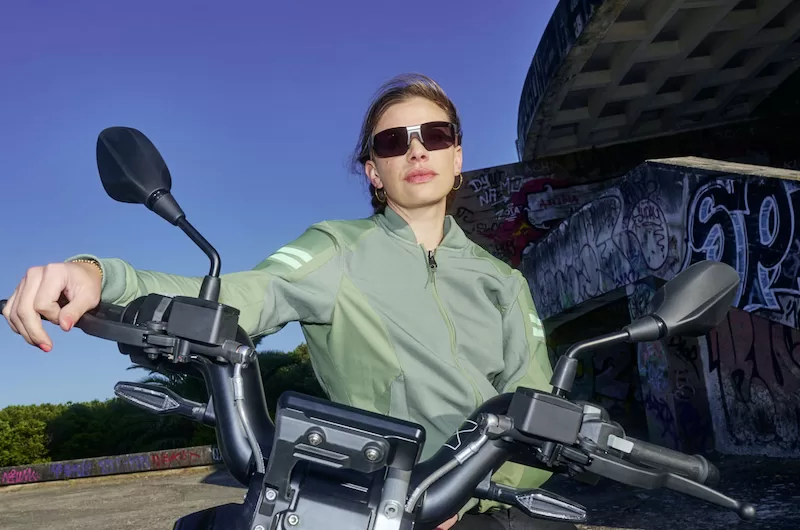 BMW Motorrad trae a México sus gafas con realidad aumentada