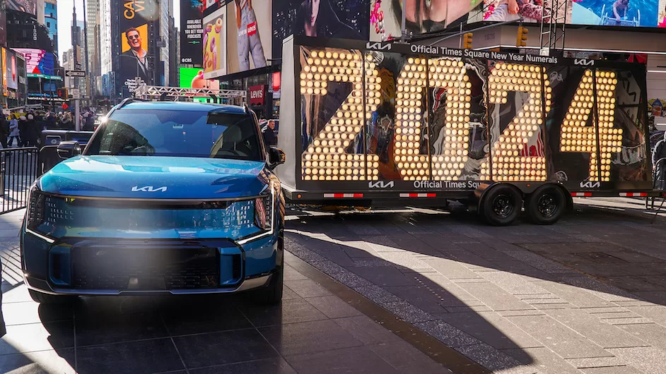 Kia EV9 lleva los números 2024 a Nueva York en Times Square