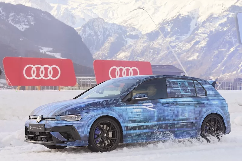 El-nuevo-Golf-R-2024-Race-de-Zell-am-See