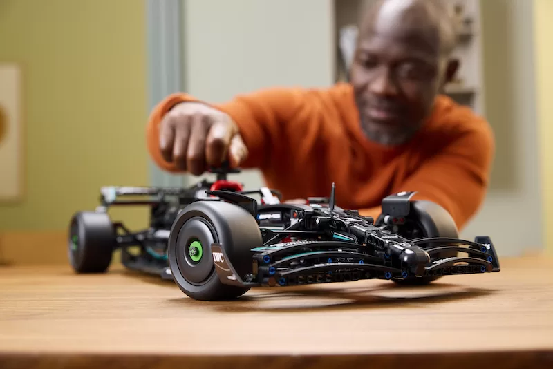 LEGO Technic Mercedes-AMG F1 W14 E Performance adulto