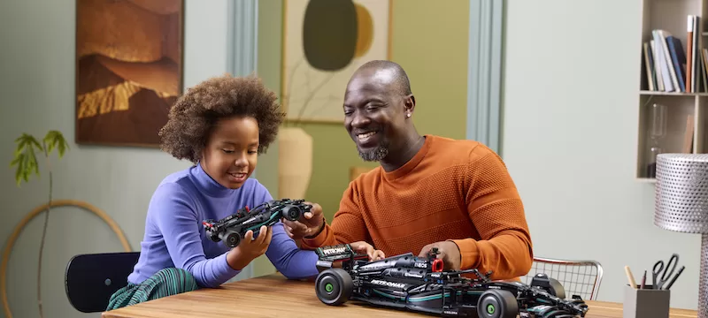 LEGO Technic Mercedes-AMG F1 W14 E Performance sets