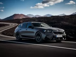 BMW M5 Touring con 727 hp frente