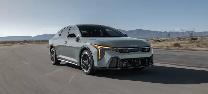 kia k4 Mexico frente