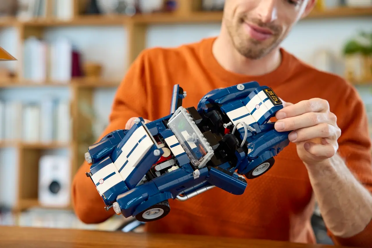 LEGO Icons Shelby Cobra 427 S/C 1 julio precio