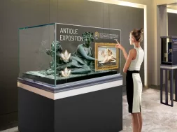 LG transparente InfoComm 2025