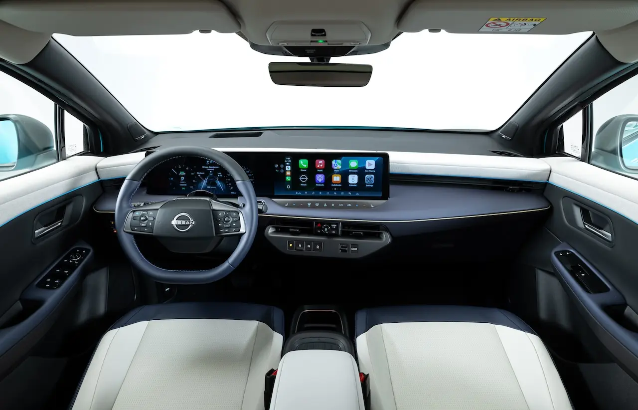 Nissan LEAF 2026 interior.JPG