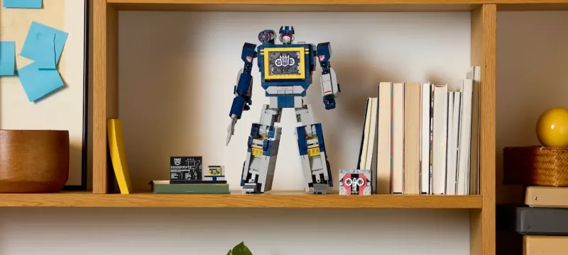 LEGO Icons Transformers Soundwave