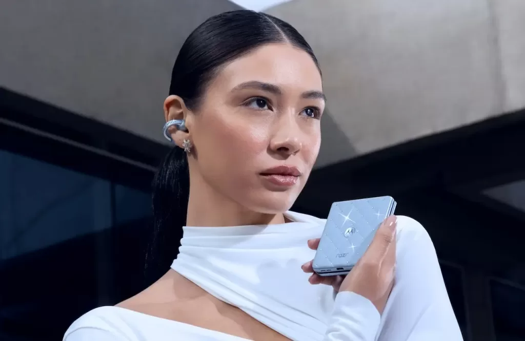 Motorola x Swarovski 2025