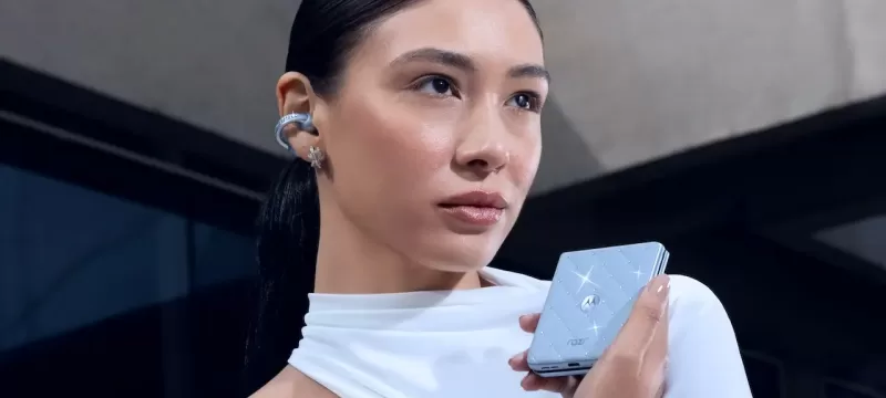 Motorola x Swarovski 2025