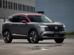 Nissan Kicks 2025 frontal