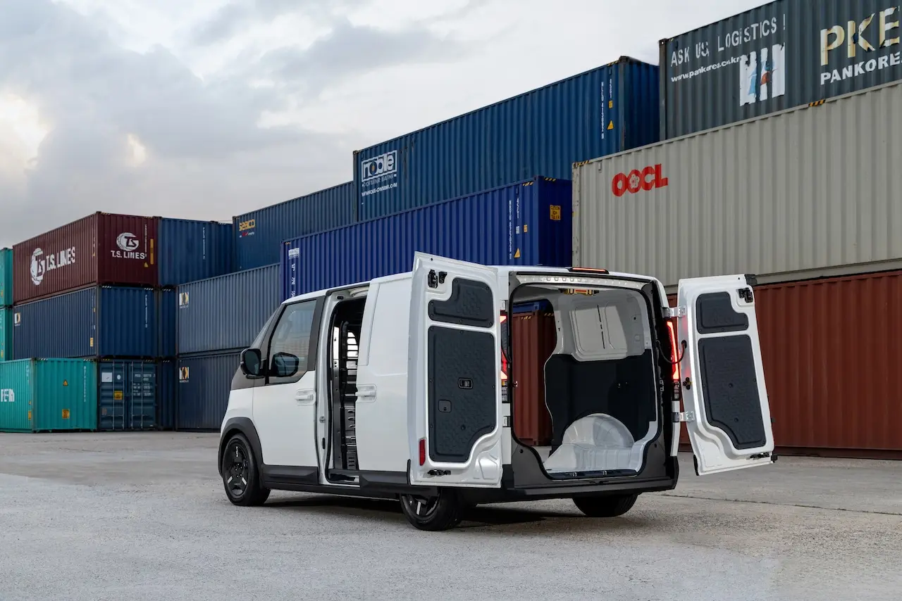 Kia PV5 2026 cargo trasera